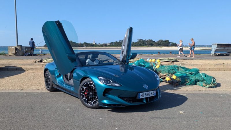 1 000 km au volant du MG Cyberster, un cabriolet électrique injustement sous-coté