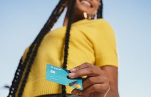 une carte gratuite et des bonus en cadeau // Source : Fortuneo