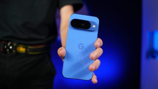 Le Google Pixel 10 // Source : Alfred Tertrais pour Numerama