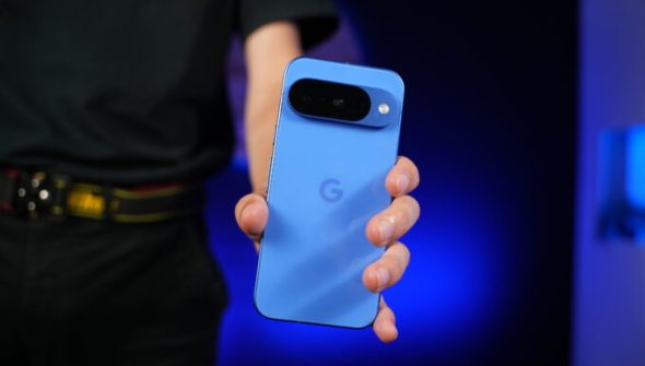 Le Google Pixel 10 // Source : Alfred Tertrais pour Numerama
