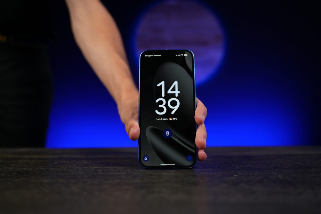 Le Google Pixel 10 // Source : Alfred Tertrais pour Numerama Le Google Pixel 10 // Source : Alfred Tertrais pour Numerama