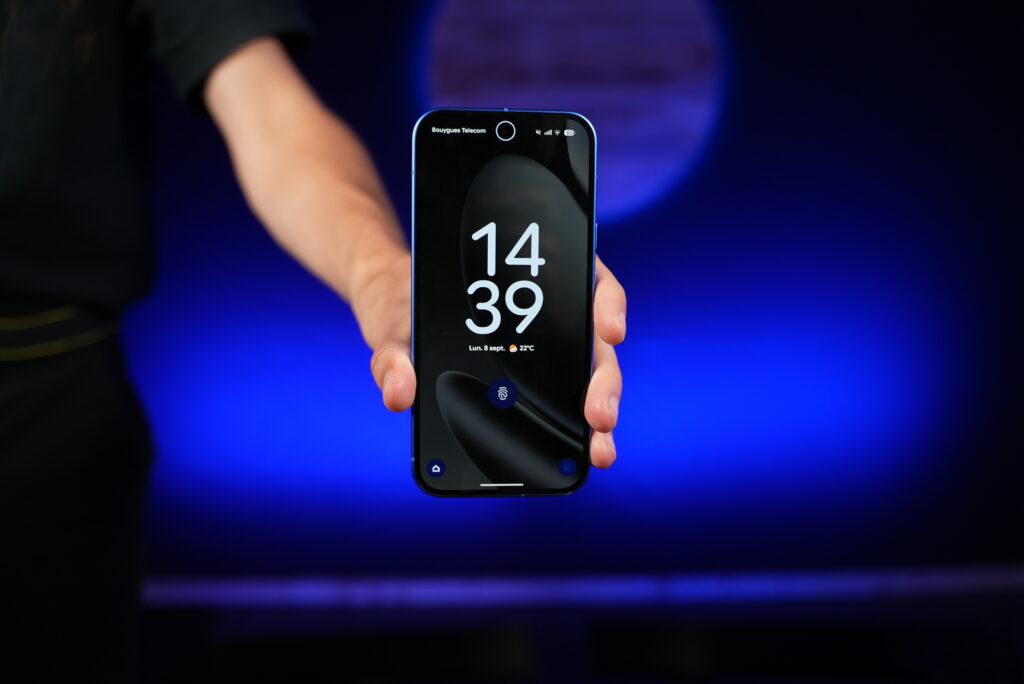 Le Google Pixel 10 // Source : Alfred Tertrais pour Numerama Le Google Pixel 10 // Source : Alfred Tertrais pour Numerama