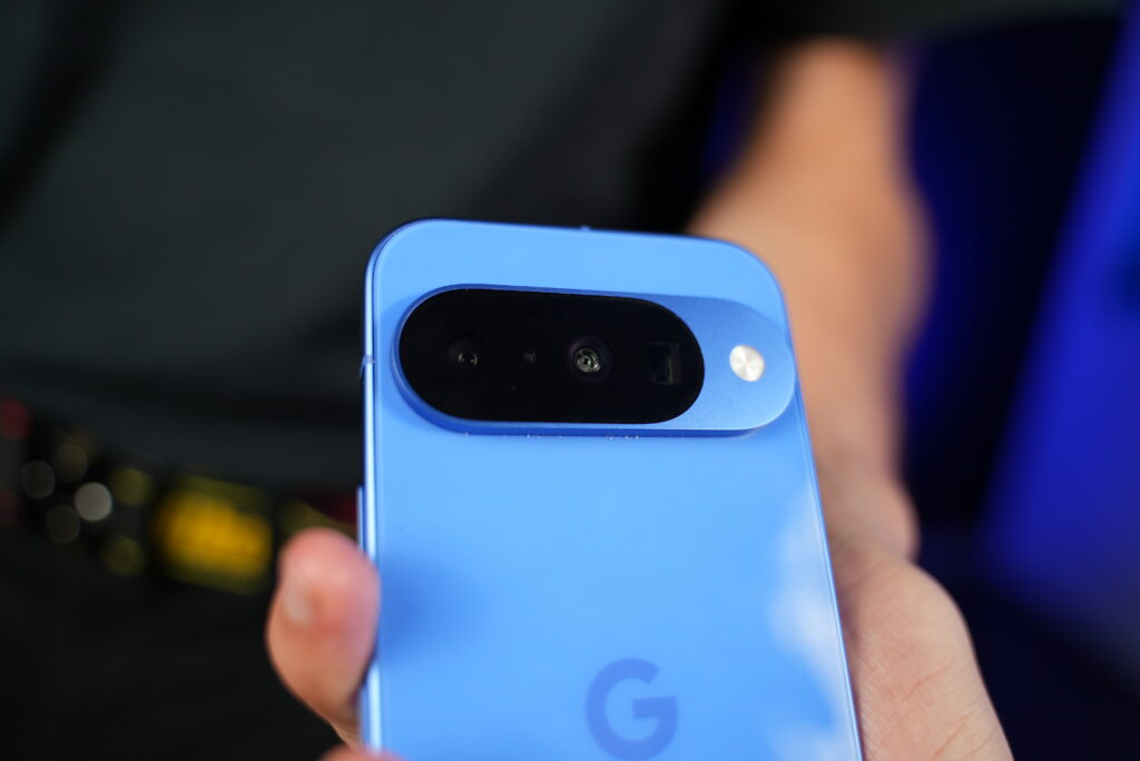 Le Google Pixel 10 // Source : Alfred Tertrais pour Numerama