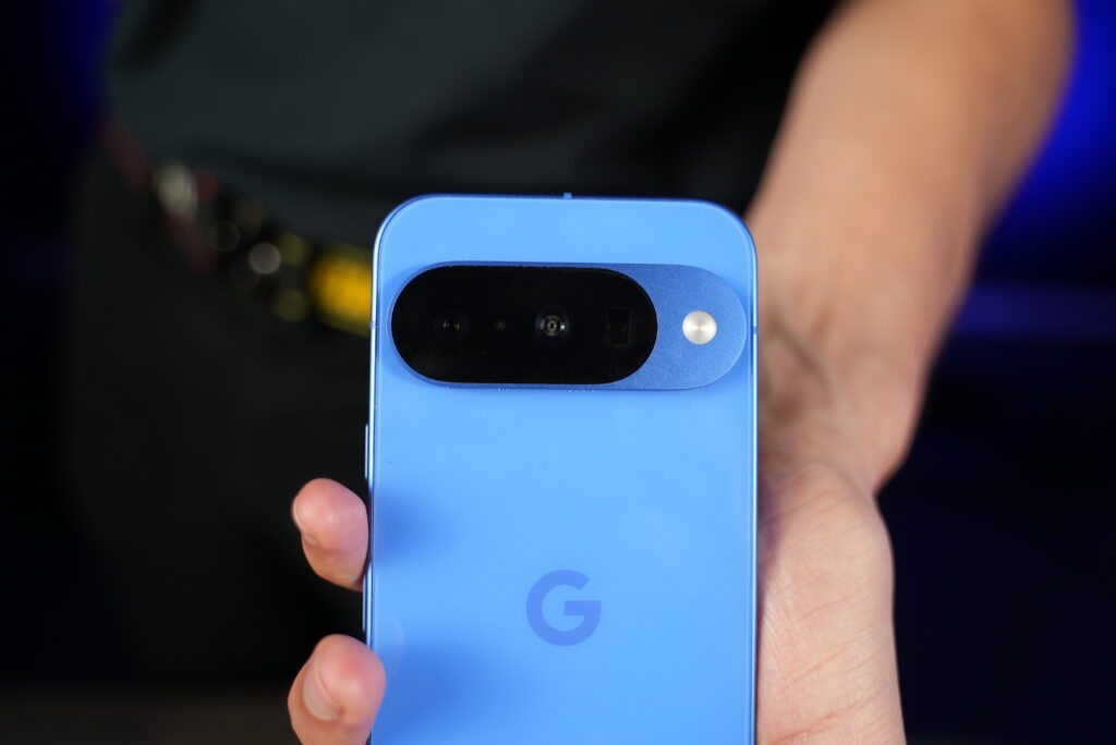 Le Google Pixel 10 // Source : Alfred Tertrais pour Numerama