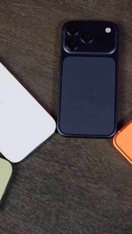 iPhone 17, iPhone Air, iPhone 17 Pro et iPhone 17 Pro Max : cette année, il y a trois propositions bien différentes. // Source : Numerama