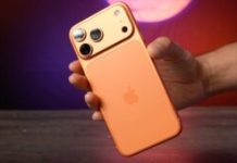 Le dos de l'iPhone 17 Pro Max est en deux parties. Le haut et les côtés sont en aluminium, une partie est en verre. // Source : Alfred Tertrais - Numerama