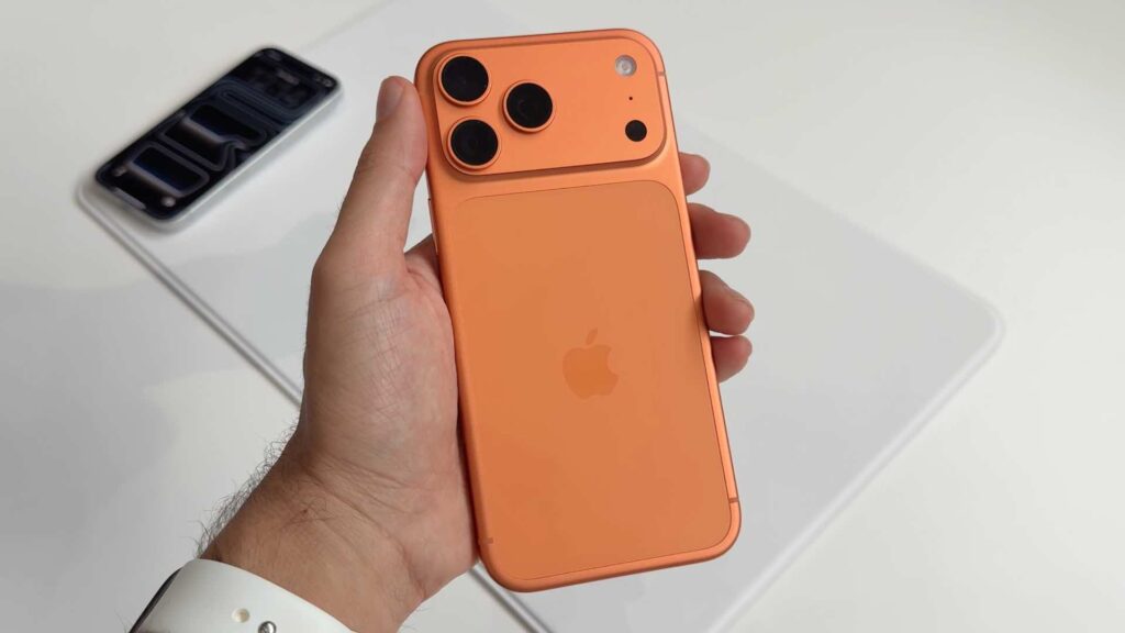 La technologie MIE sera directement intégrée « au matériel et aux logiciels Apple de tous les modèles d'iPhone 17 et d'iPhone Air ». // Source : Apple