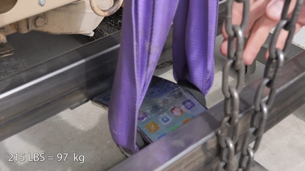 97 kg, le poids nécessaire pour briser l'iPhone Air.