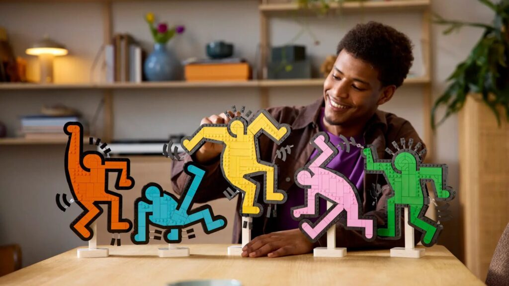 Keith Haring – Les figures dansantes lego // Source : Lego Keith Haring – Les figures dansantes lego // Source : Lego