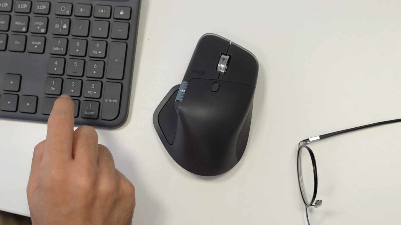 3 semaines avec la MX Master 4 de Logitech : la premiÃ¨re souris avec des retours haptiques est...