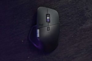 Esthétiquement, la Logitech MX Master 4 est très belle.