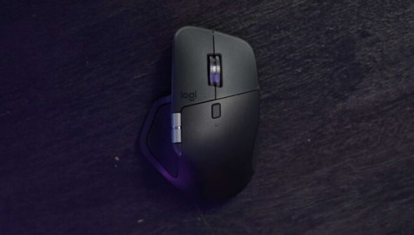 Esthétiquement, la Logitech MX Master 4 est très belle.