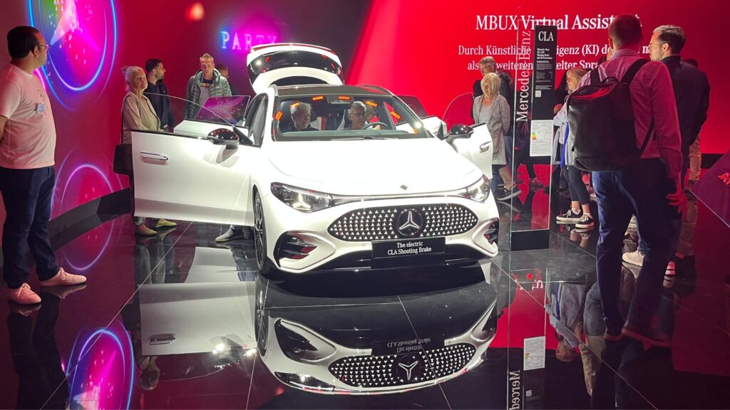 La nouvelle Mercedes CLA Shooting Brake électrique à l'IAA de Munich // Source : Robin San Vicente pour Numerama La nouvelle Mercedes CLA Shooting Brake électrique à l'IAA de Munich // Source : Robin San Vicente pour Numerama