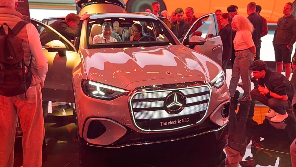Le nouveau Mercedes GLC électrique à l'IAA de Munich // Source : Robin San Vicente pour Numerama