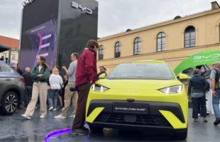 Le stand BYD pendant l'IAA de Munich 2025 // Source : Robin San Vicente pour Numerama