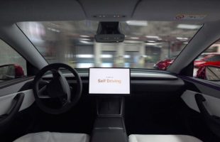 Le Tesla Model Y roule en totale autonomie avec le FSD à la Gigafactory de Berlin // Source : Tesla AI