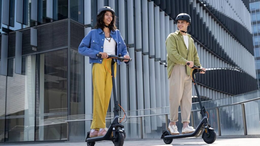Trottinette électrique Segway E2E II // Source : Segway