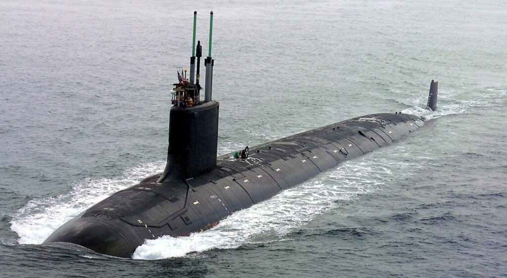US_Navy_040730-N-1234E-002_PCU_Virginia_(SSN_774)_returns_to_the_General_Dynamics_Electric_Boat_shipyard (1)