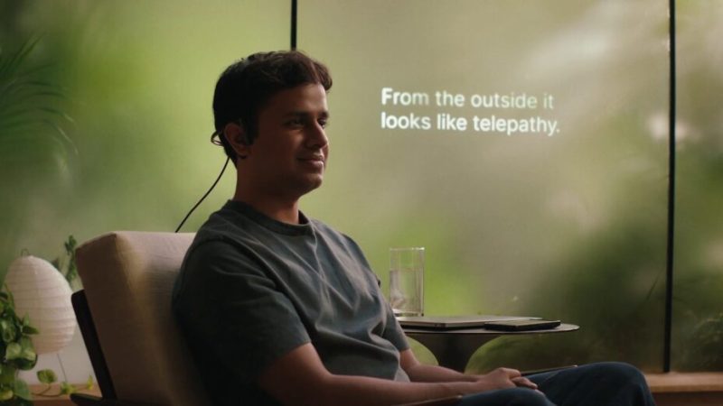 Cet appareil permet de discuter par télépathie, sans puce dans le cerveau