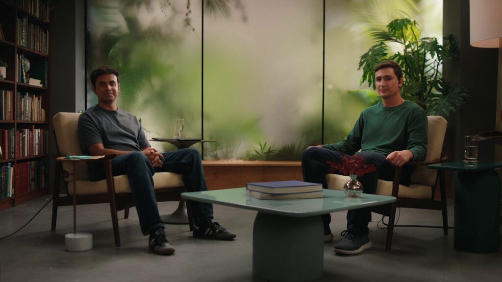 Les deux fondateurs d'Alterego, entretenant une conversation « par télépathie » // Source : Alterego Les deux fondateurs d'Alterego, entretenant une conversation « par télépathie » // Source : Alterego