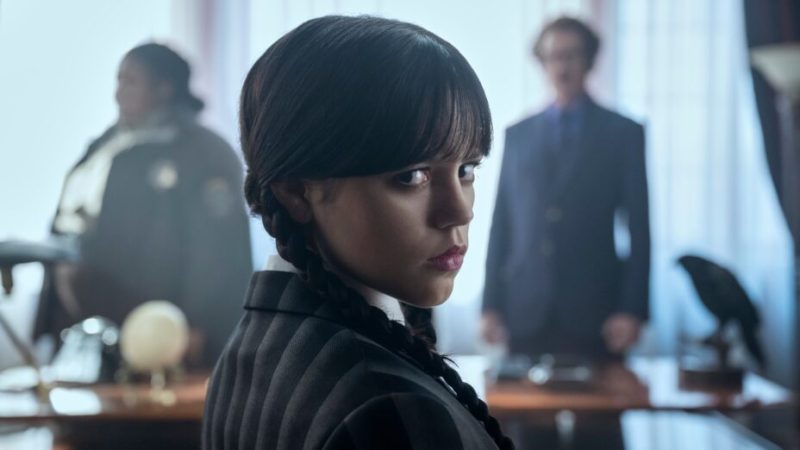 La fin de la saison 2 de Mercredi est-elle à la hauteur de l’attente ?