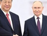 Les deux dirigeants se sont entretenus au Kremlin le 8 mai 2025 dans le cadre des commémorations russes liées à la Seconde guerre mondiale.