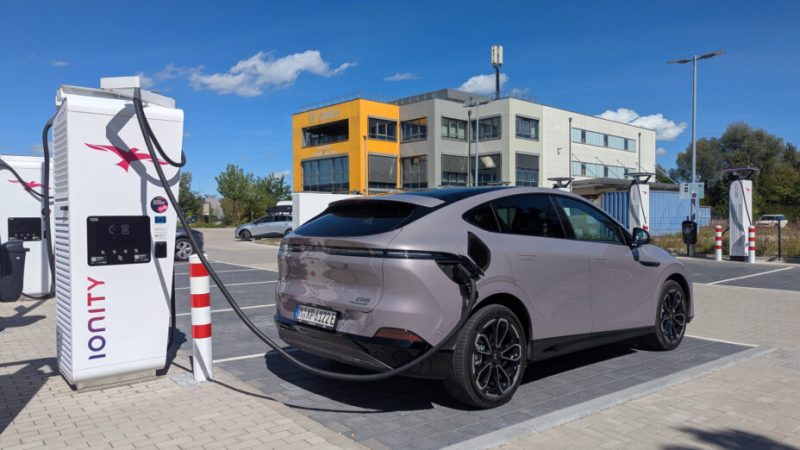 Les Xpeng G6 et G9 m’ont bluffée par leur vitesse de recharge