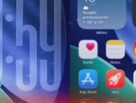 Dans la bêta 4 d’iOS 26.1, disponible depuis le 20 octobre 2025, il est enfin possible de modifier ou retirer Liquid Glass. // Source : Numerama 