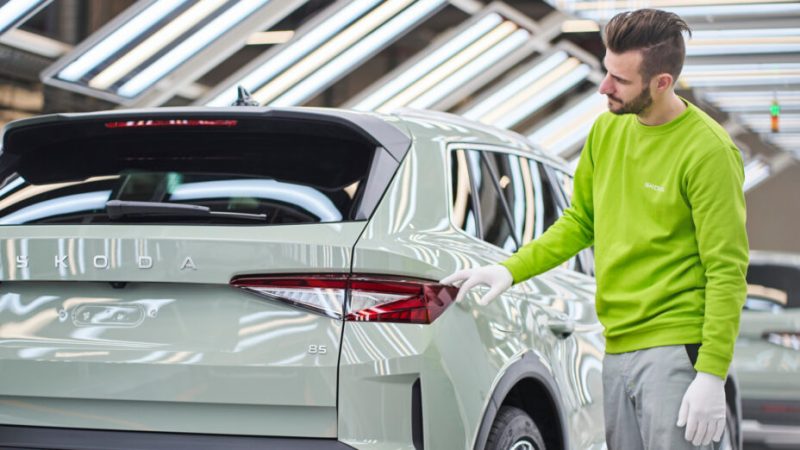 La voiture électrique progresse en Europe, sans lever toutes les inquiétudes de l’industrie