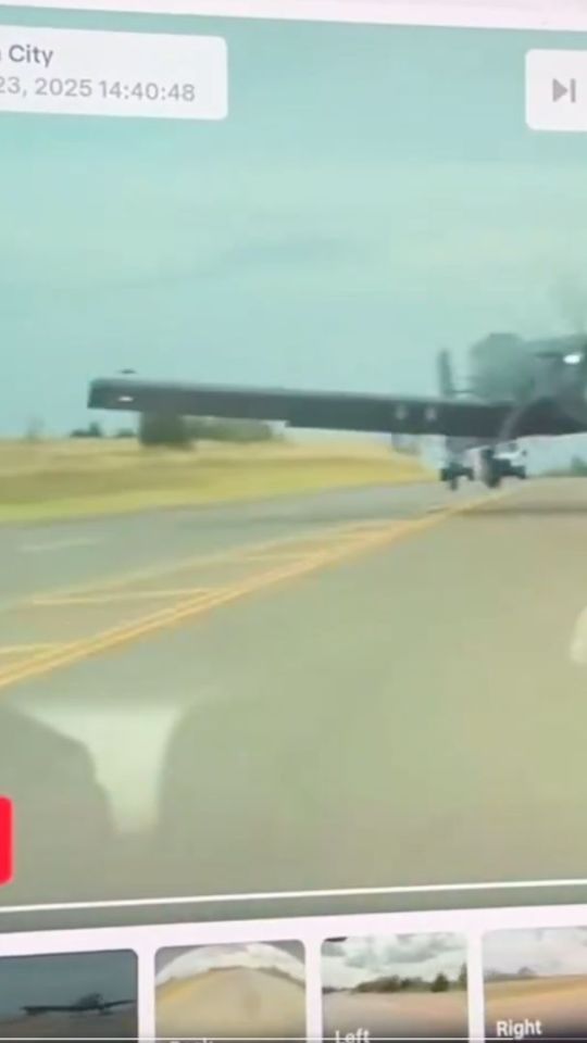 Un conducteur de Tesla a évité un avion en atterrissage d'urgence // Source : Matthew Topchian via TikTok Un conducteur de Tesla a évité un avion en atterrissage d'urgence // Source : Matthew Topchian via TikTok