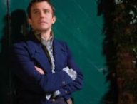 Benedict dans la saison 4 de La Chronique des Bridgerton. // Source : Via X @bridgerton (image modifiée) Benedict dans la saison 4 de La Chronique des Bridgerton. // Source : Via X @bridgerton (image modifiée)