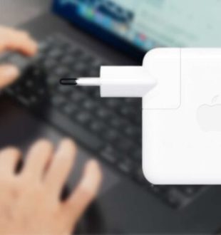 Chargeur Apple 70W // Source : Numerama