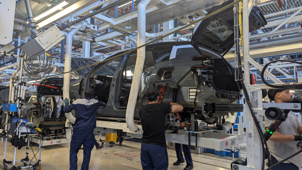 Production du Citroën C5 Aircross à l'usine de Rennes // Source : Raphaelle Baut pour Numerama Production du Citroën C5 Aircross à l'usine de Rennes // Source : Raphaelle Baut pour Numerama