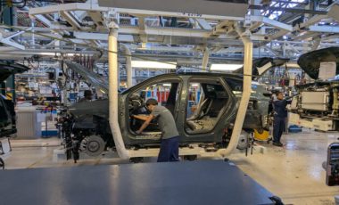 Production du Citroën C5 Aircross à l'usine de Rennes // Source : Raphaelle Baut pour Numerama