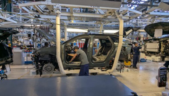 Production du Citroën C5 Aircross à l'usine de Rennes // Source : Raphaelle Baut pour Numerama