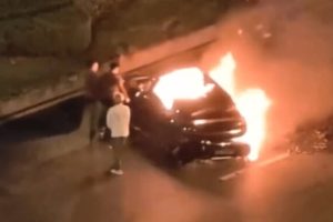 Une Xiaomi SU7 Ultra s'est enflammé après un violent crash // Source : 163.com