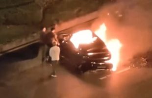 Une Xiaomi SU7 Ultra s'est enflammé après un violent crash // Source : 163.com