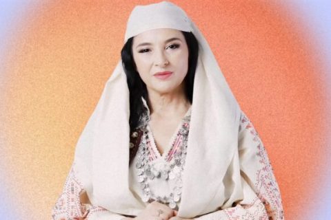 Diella -- dont le nom vient du mot albanais Diellë signifiant « Soleil » -- a d’abord été lancée début 2025. // Source : kryeministria.al Diella -- dont le nom vient du mot albanais Diellë signifiant « Soleil » -- a d’abord été lancée début 2025. // Source : kryeministria.al