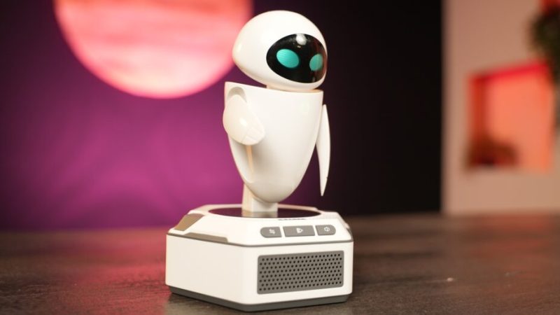 Ces mini-robots WALL-E et EVE sont très mignons, mais vraiment pas dociles Ces mini-robots WALL-E et EVE sont très mignons, mais vraiment pas dociles