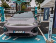 Nouvelles bornes 600 Kw du réseau Electra testé avec Xpeng // Source : Raphaelle Baut pour Numerama