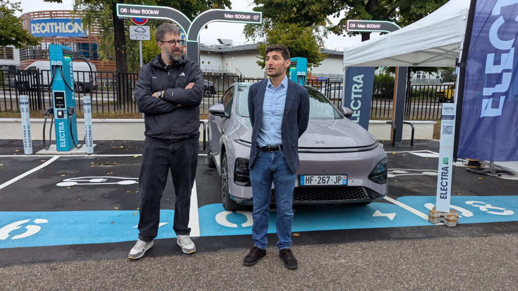Inauguration des bornes 600 kW Electra avec Xpeng // Source : Raphaelle Baut pour Numerama
