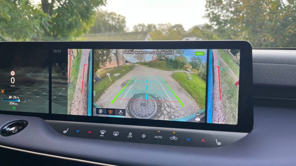 La nouvelle Nissan Leaf à l'essai. // Source : Robin San Vicente pour Numerama La nouvelle Nissan Leaf à l'essai. // Source : Robin San Vicente pour Numerama