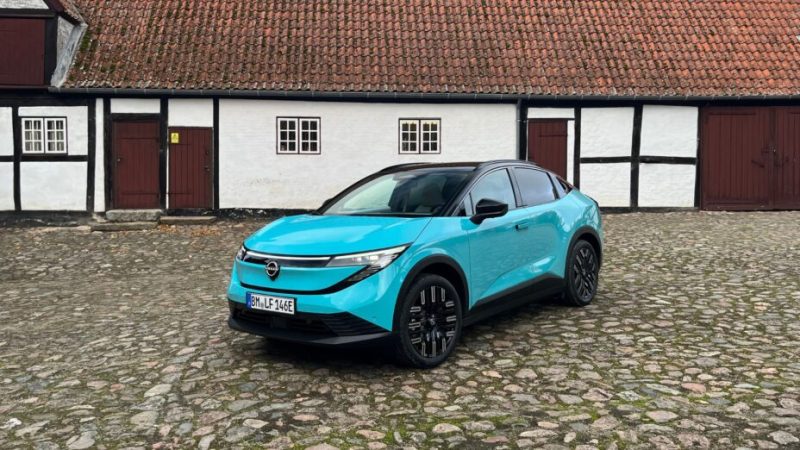 On a essayé la nouvelle Nissan Leaf : la pionnière des voitures électriques devrait encore faire tourner les têtes On a essayé la nouvelle Nissan Leaf : la pionnière des voitures électriques devrait encore faire tourner les têtes