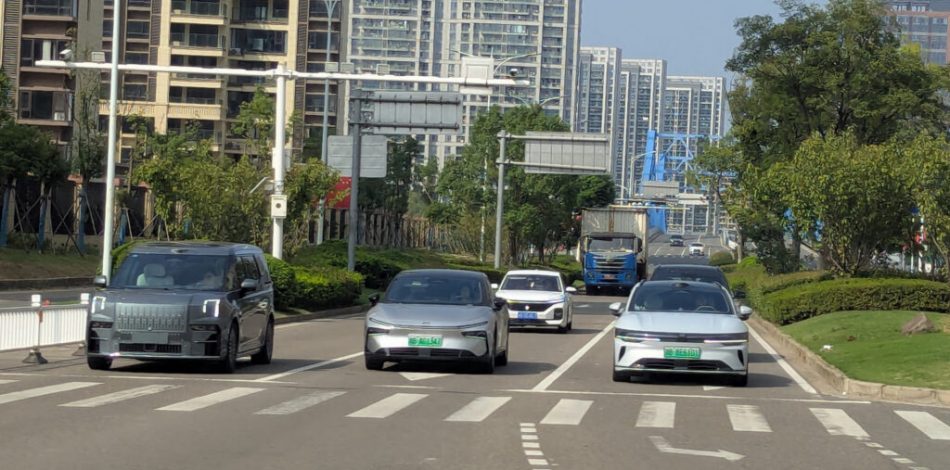 Un parc automobile qui s'électrifie vite en Chine (Hangzhou Bay) // Source : Raphaelle Baut pour Numerama Un parc automobile qui s'électrifie vite en Chine (Hangzhou Bay) // Source : Raphaelle Baut pour Numerama