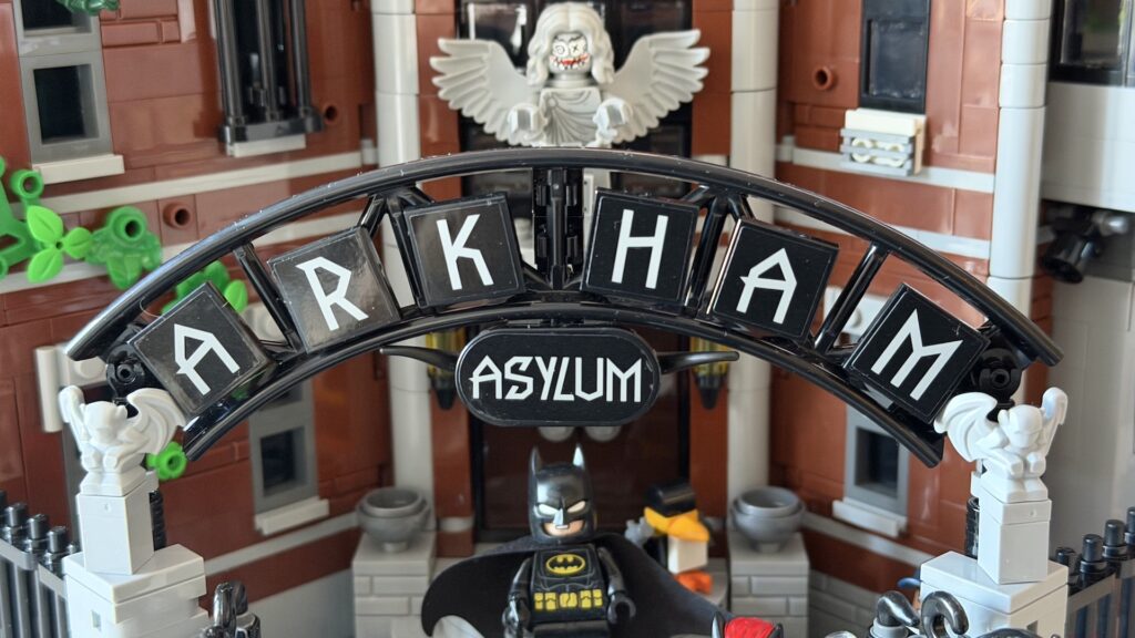 Lego Asile Arkham de Batman // Source : Maxime Claudel pour Numerama Lego Asile Arkham de Batman // Source : Maxime Claudel pour Numerama