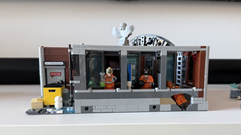 Lego Asile Arkham de Batman // Source : Maxime Claudel pour Numerama Lego Asile Arkham de Batman // Source : Maxime Claudel pour Numerama