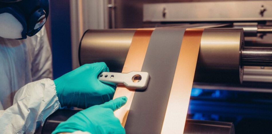 Au coeur du Laboratoire Innovation Cellule Batterie d'Ampere // Source : Ampere