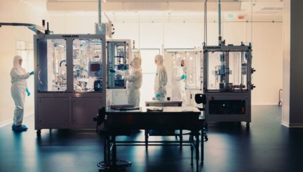Au coeur du Laboratoire Innovation Cellule Batterie d'Ampere // Source : Ampere