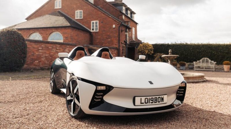 Deux anciens ingénieurs de Tesla ont fabriqué une voiture électrique dingue sans toit ni pare-brise Deux anciens ingénieurs de Tesla ont fabriqué une voiture électrique dingue sans toit ni pare-brise