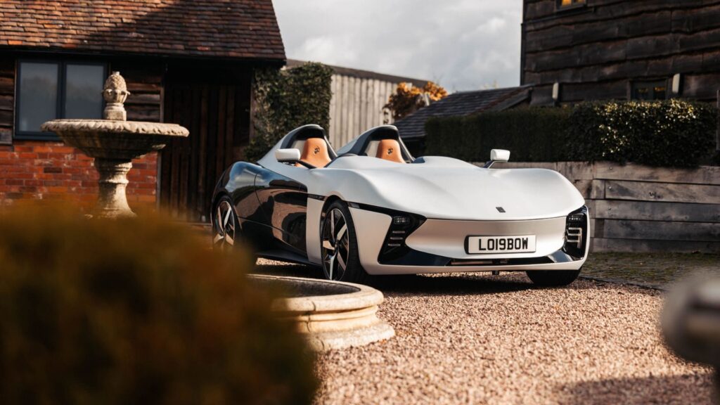 Le Longbow Speedster est une voiture électrique de sport sans toit ni pare-brise. // Source : Longbow Le Longbow Speedster est une voiture électrique de sport sans toit ni pare-brise. // Source : Longbow